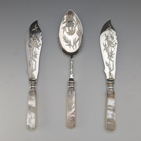 Late 19th Century British Antique Mother-of-Pearl Handle Silver Plated Dessert Serving Set in a Case